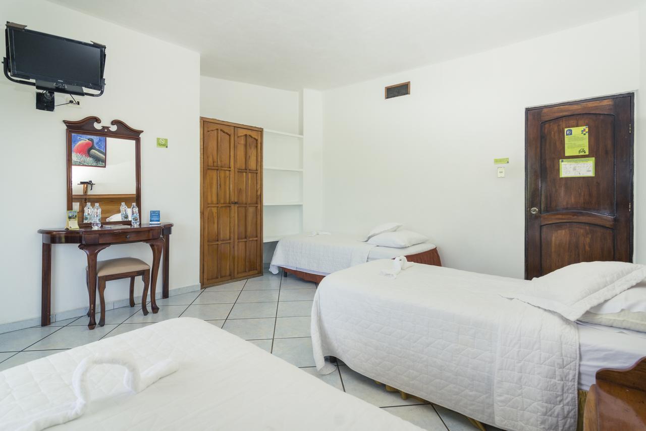 Grand Hotel Lobo De Mar Puerto Ayora  Exterior photo